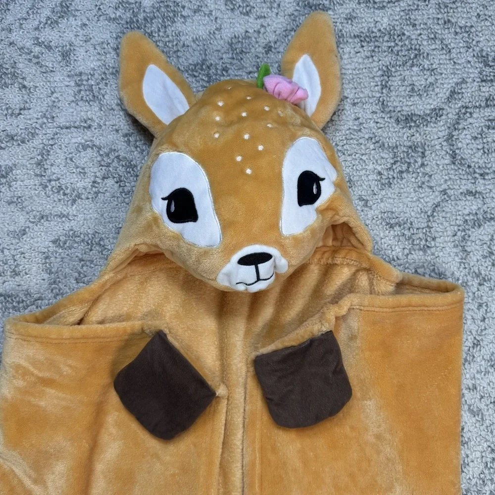 F.A.O. SCHWARZ‎ One Piece Hooded Fleece Reindeer Wrap Soft Cozy Warmth